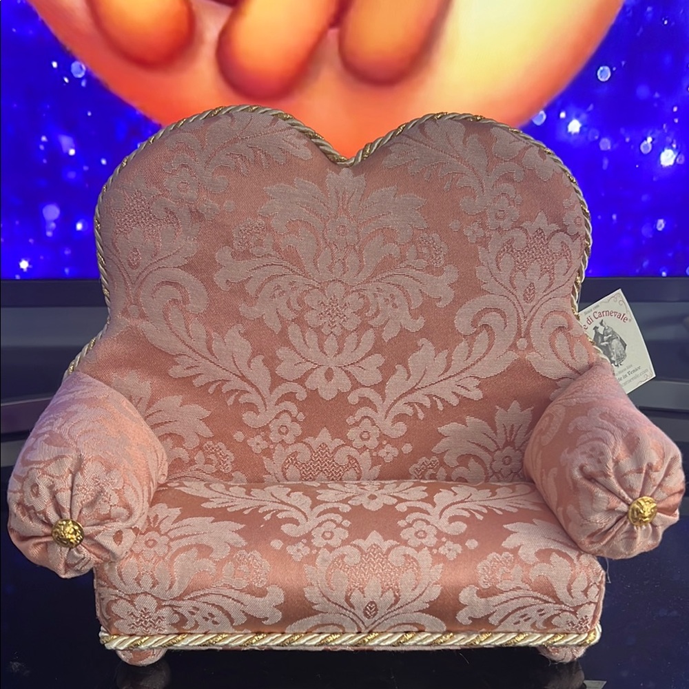 Whimsical Pink Heart-Shaped Accent Chair